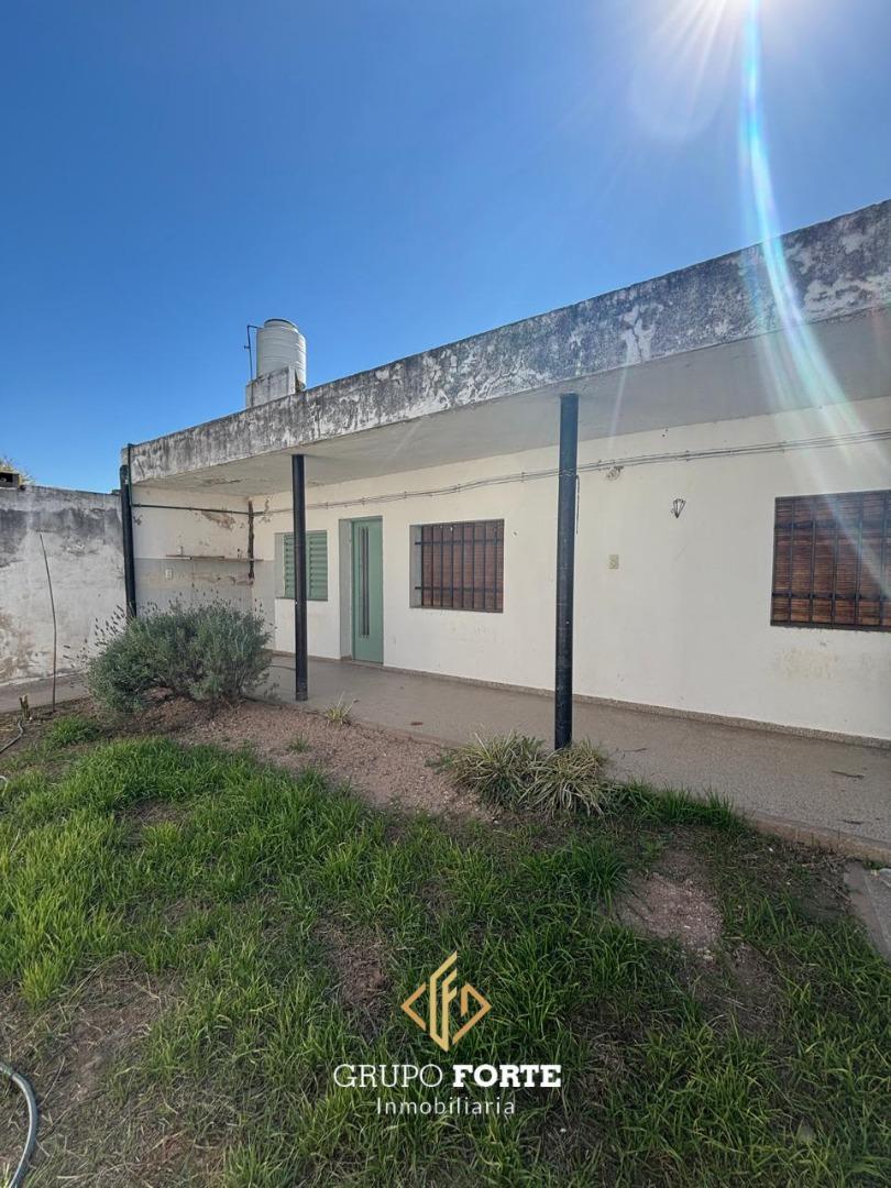 Casa con departamento en venta - Alto Alberdi