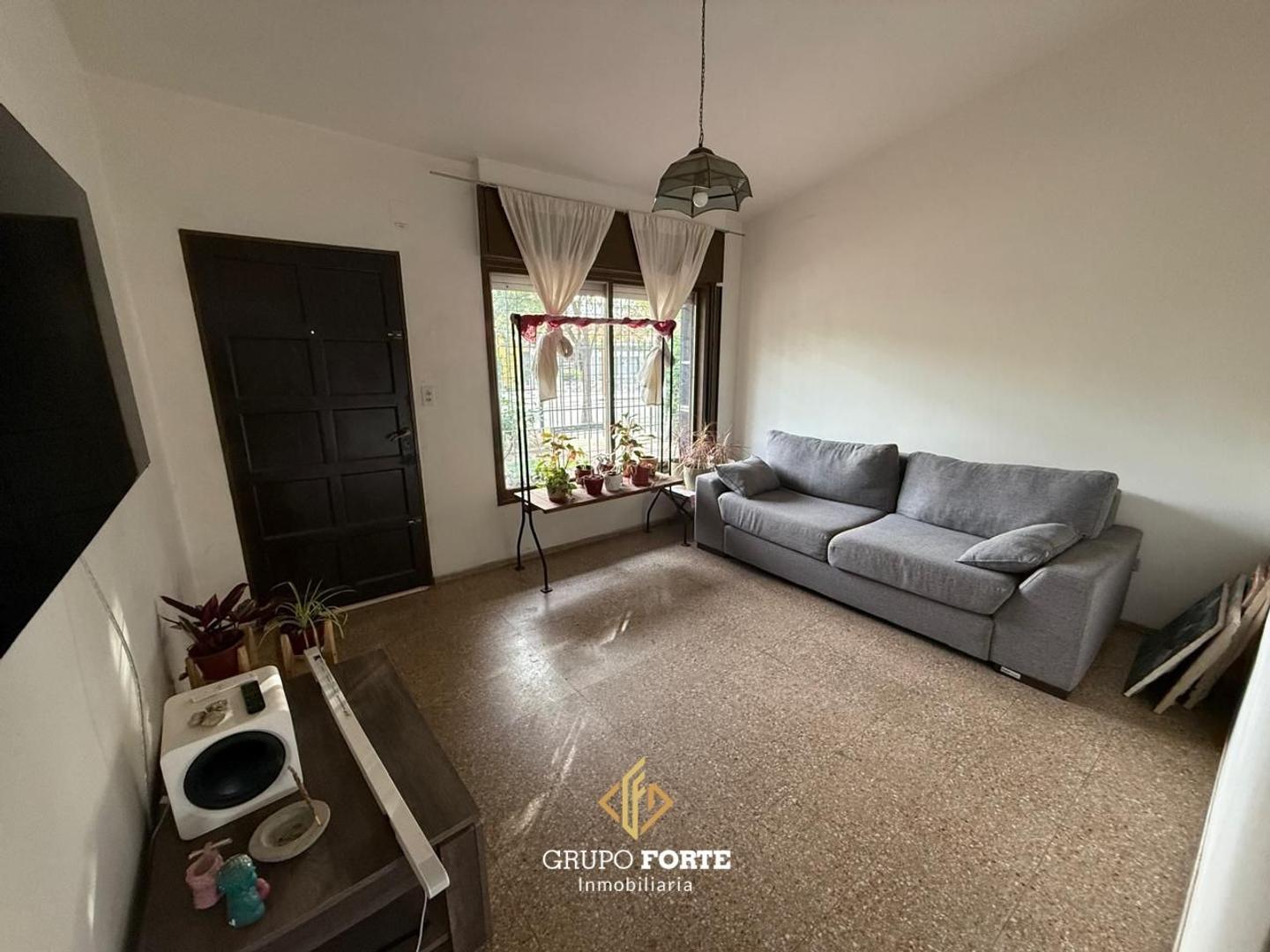 Casa 3 ambientes con 2 baños