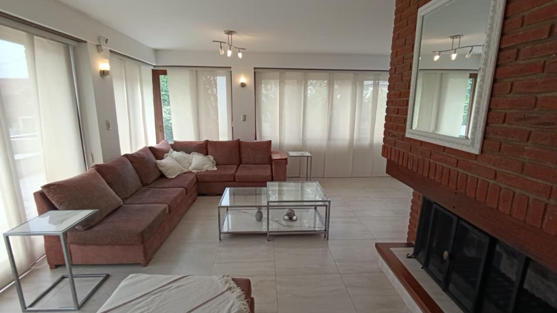 Casa en Alquiler Temporal de 4 dormitorios