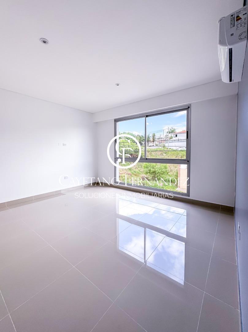 Casa en Alquiler en Barrio Grand Bourg, USD 1.950