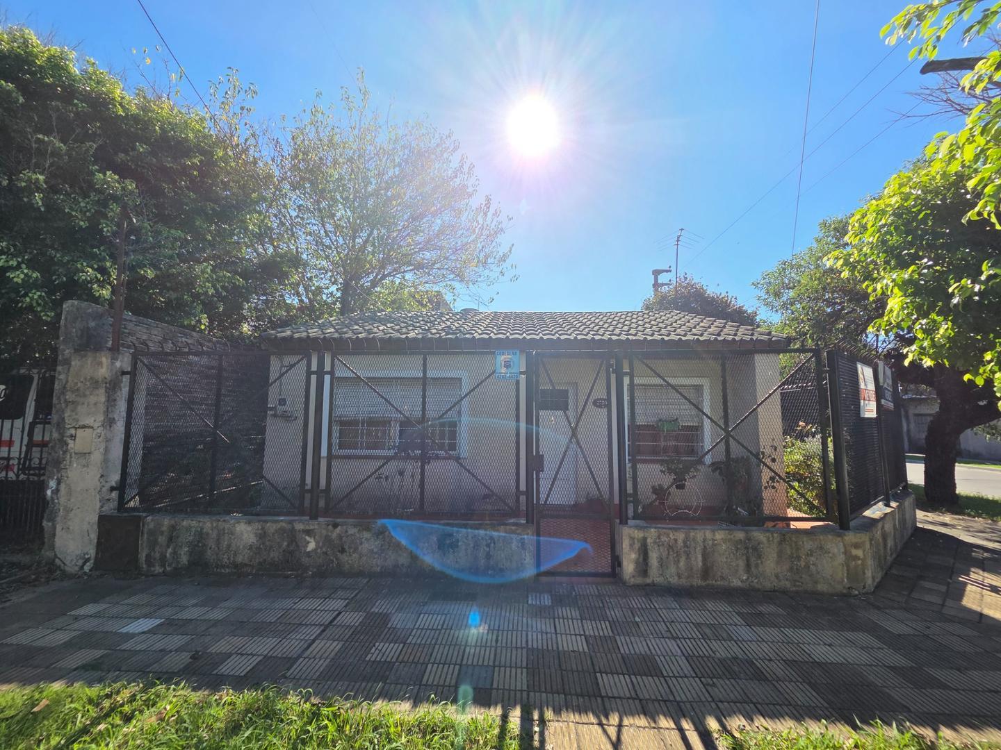 CASA 3 AMB Y CASA 2 AMB EN EL MISMO LOTE! APTA DOS FLIAS!