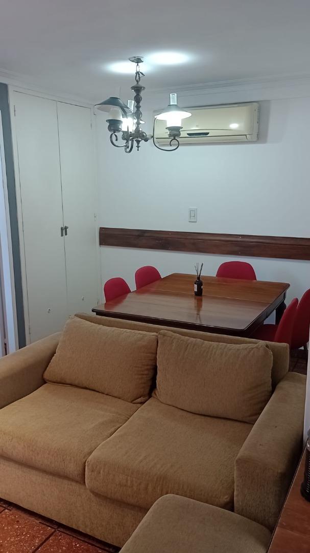 AMOBLADO!  3 amb por escalera, patio, parrilla, lavadero