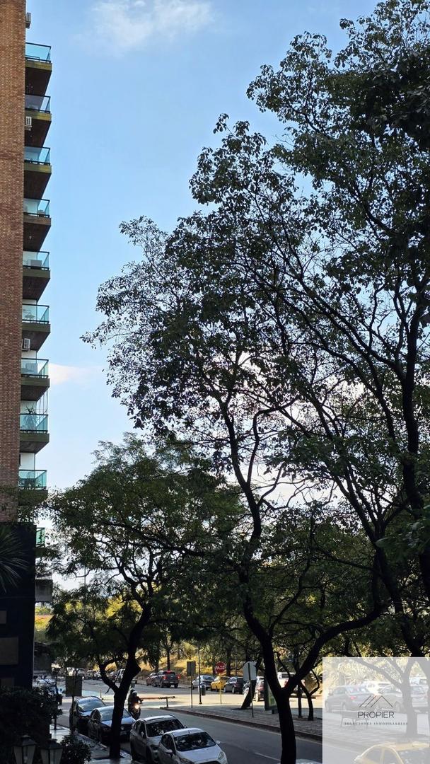 Avenida Poeta Leopoldo 100