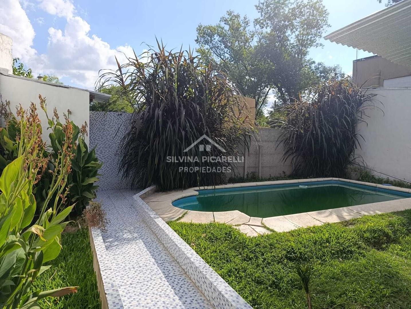Casa 5 ambientes con 2 baños