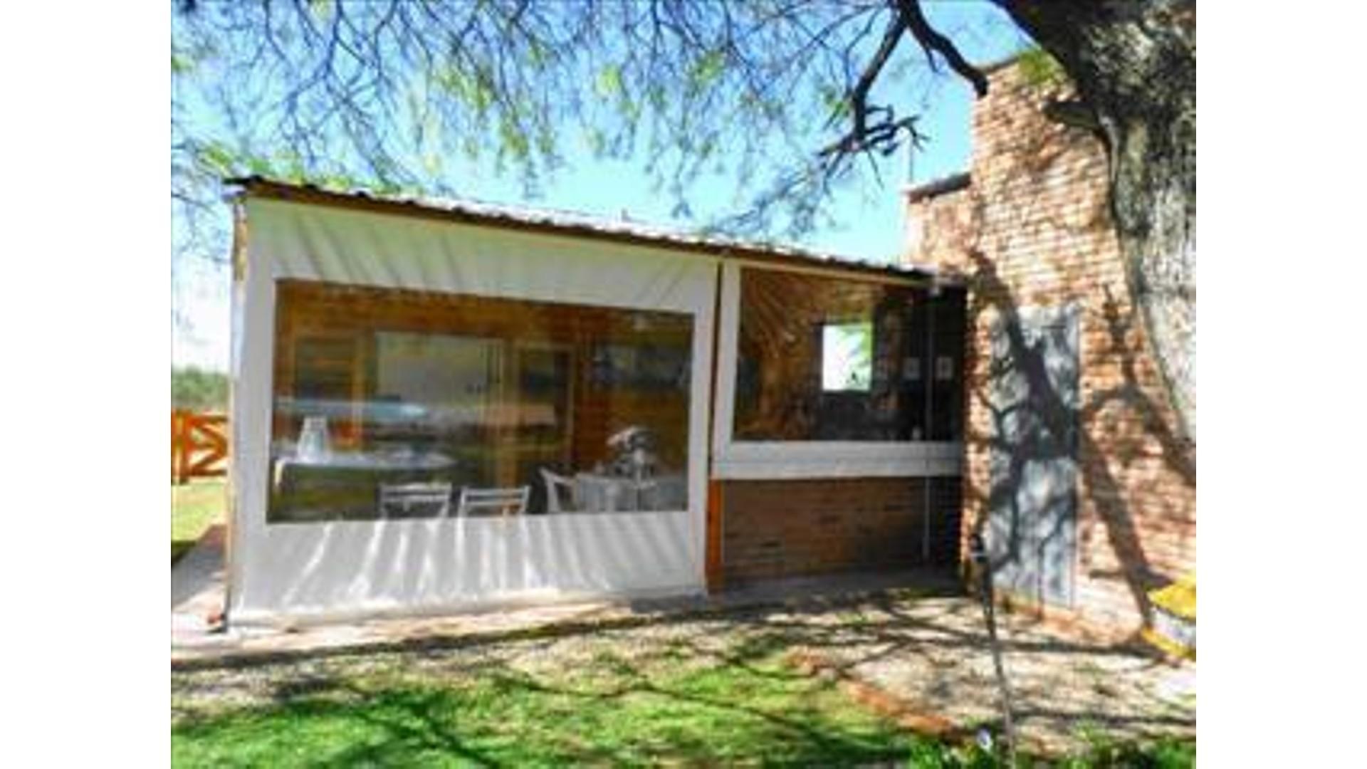 Casa 2 ambientes con 1 baño