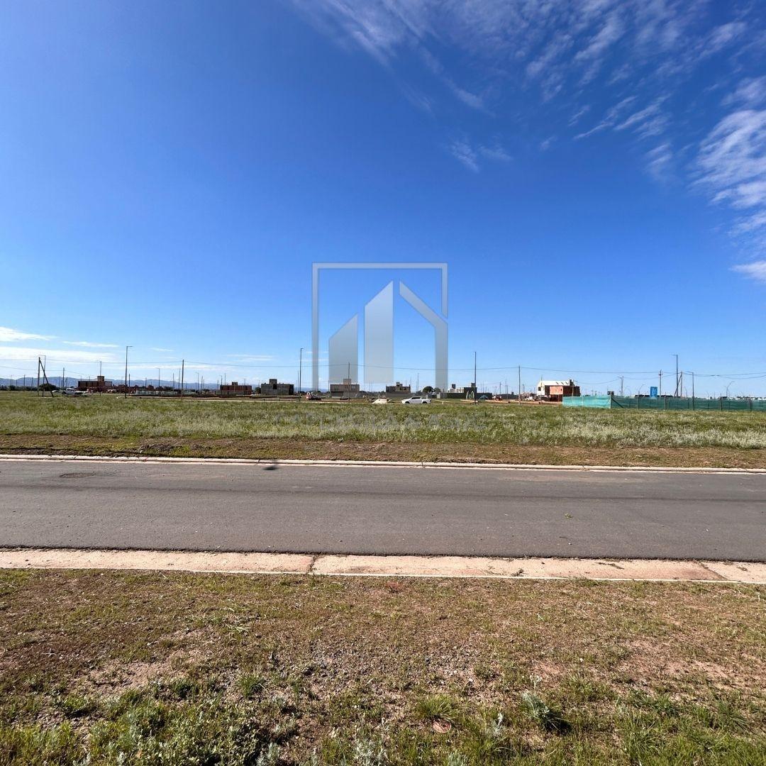 LOTE APTO DUPLEX - PAMPAS DE MANANTIALES