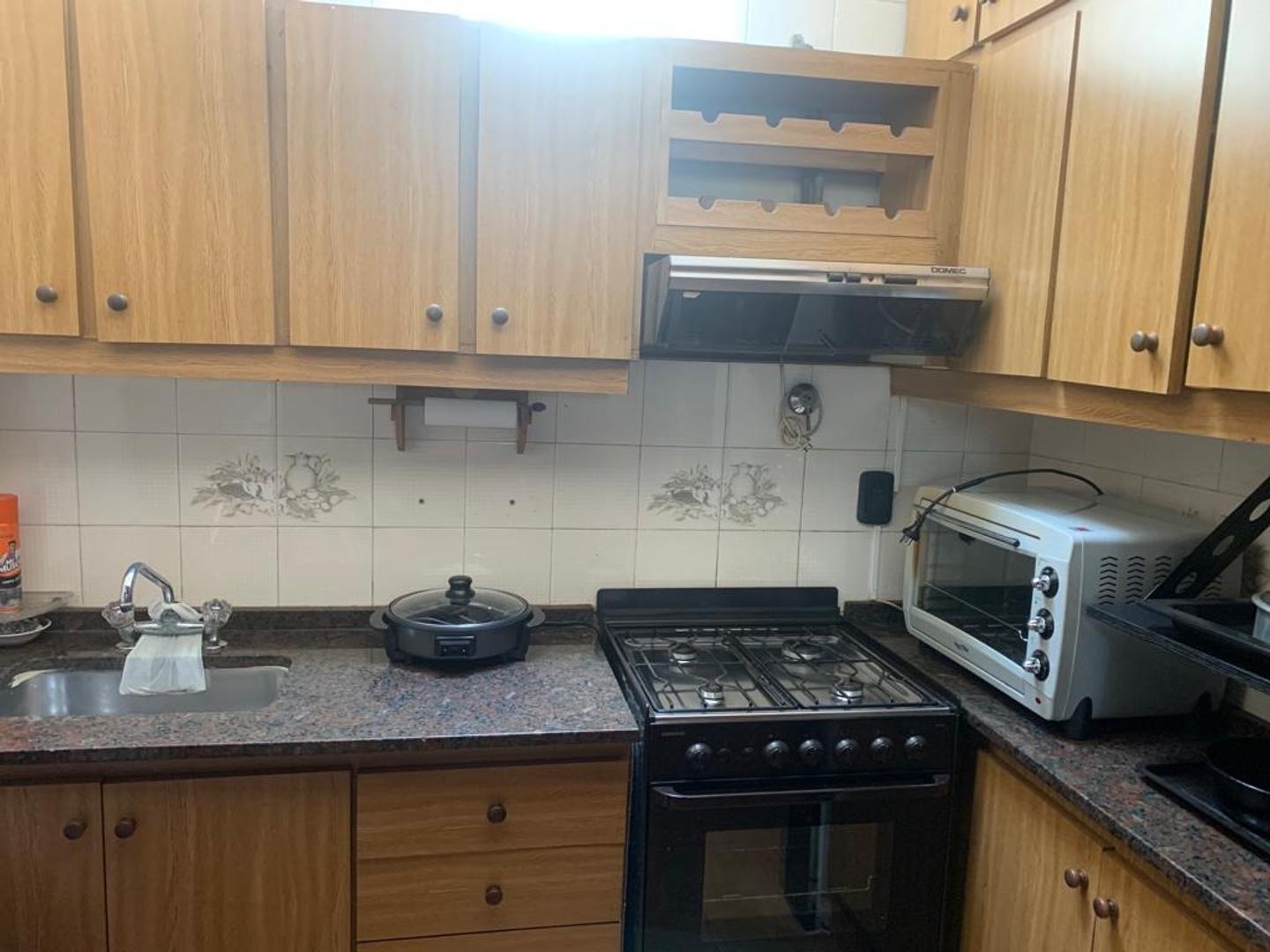 CASA IDEAL 2 FAMILIAS CON ENTRADA PARA AUTOS