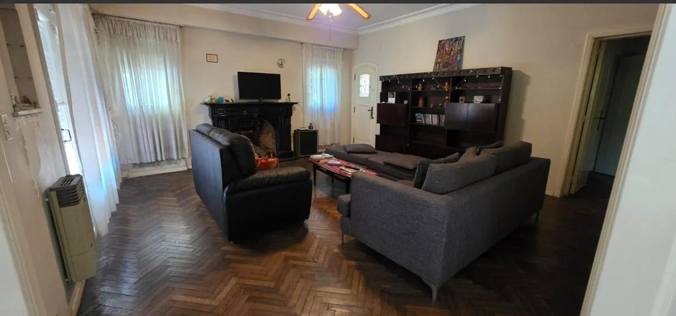 Casa en venta de 6 ambientes en Ituzaingó Sur