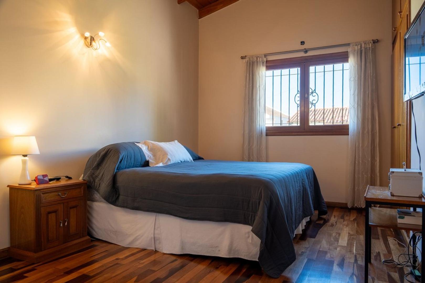 VENTA CASA 4 AMB. PILETA COCH./PARRILA APTA CRED.