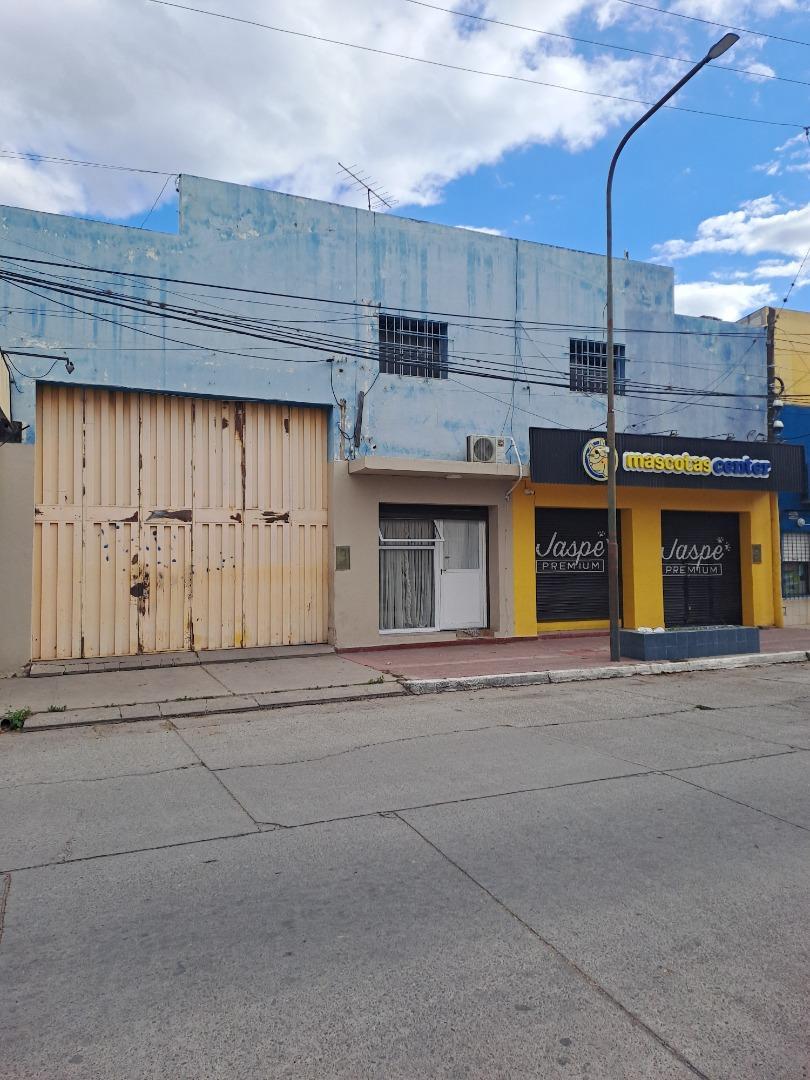 GALPON CON MULTIPLES INSTALACIONES EN GENERAL GÜEMES