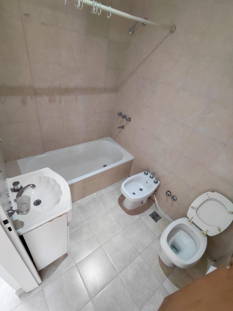 Lisandro De La Torre 800, Piso 3