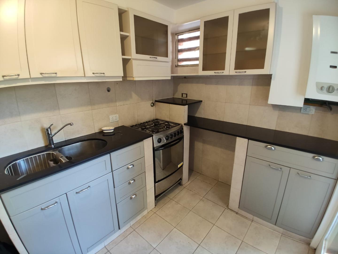 Sarmiento 438 , Piso 01