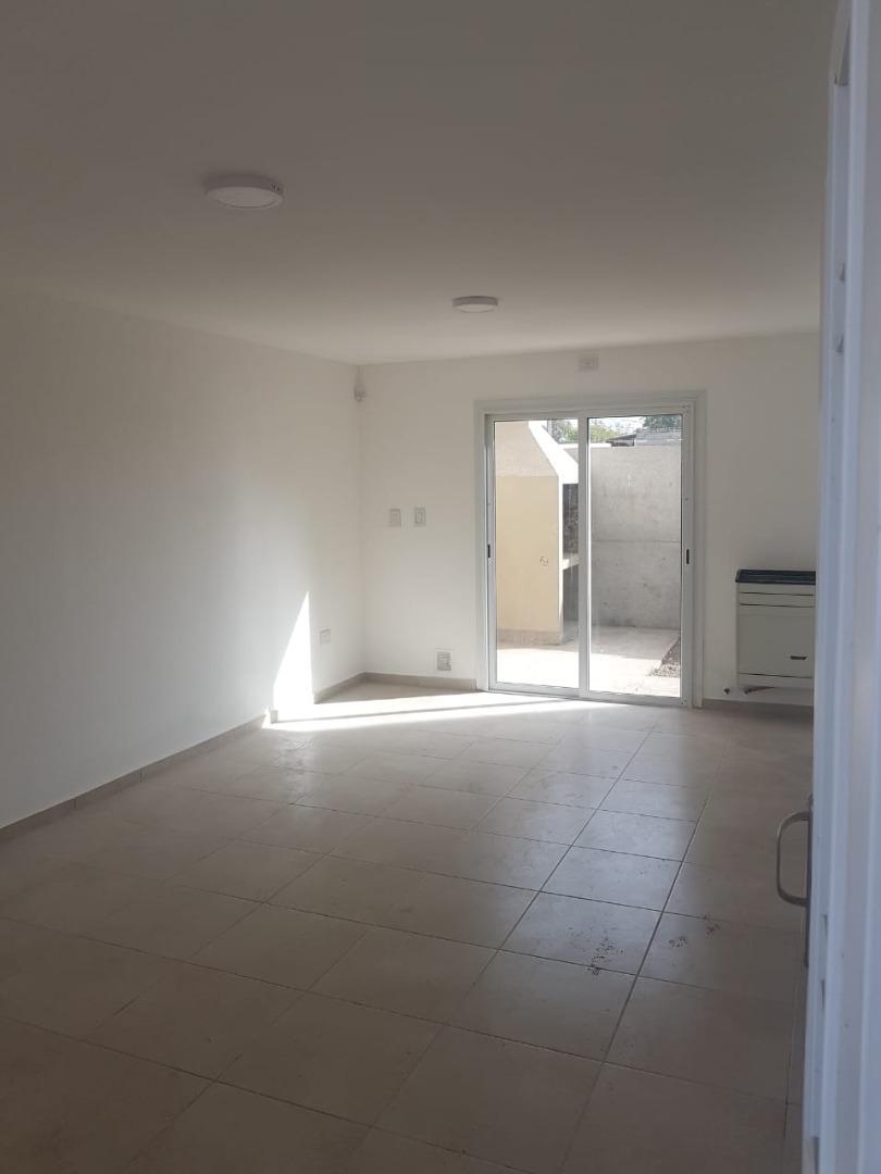 Depto Tipo Casa en Venta de 3 ambientes