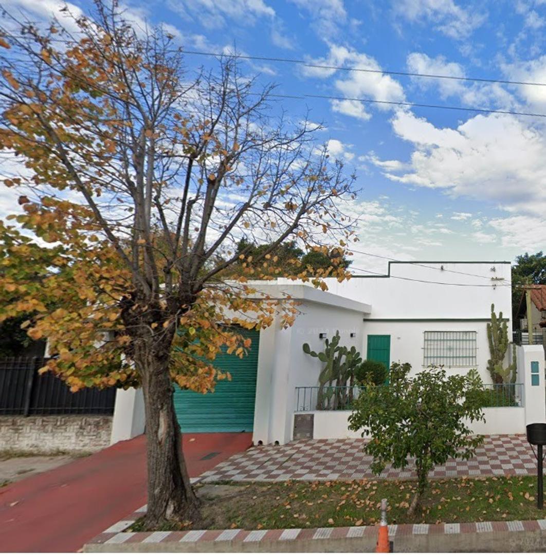 Hermosa casa 4 amb - Barcelo 570 V. Domínico U$s 135.000