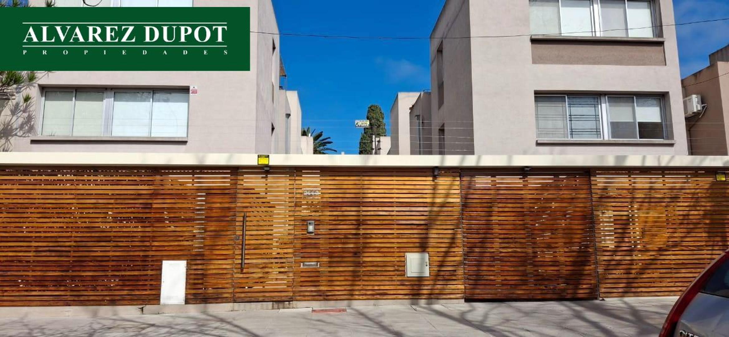 Departamento  tipo duplex en condominio  .