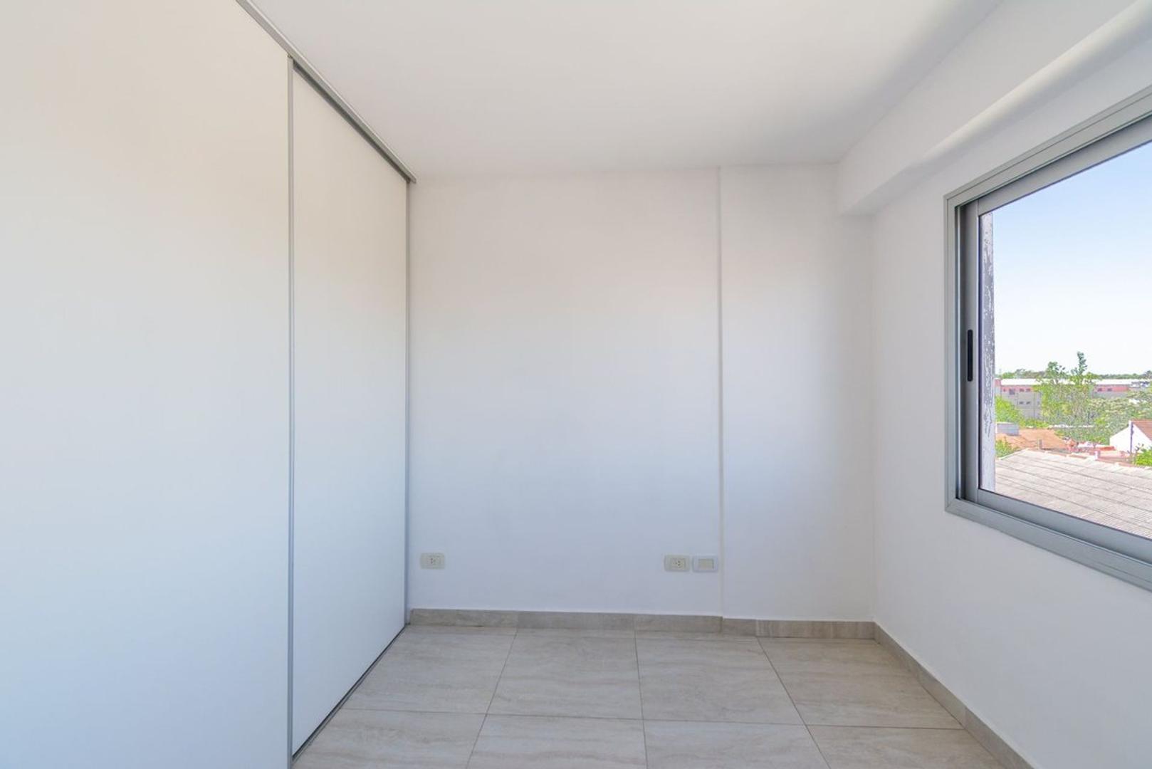 VENTA DEPARTAMENTO 2 AMBIENTES MORON 5TO FRENTE