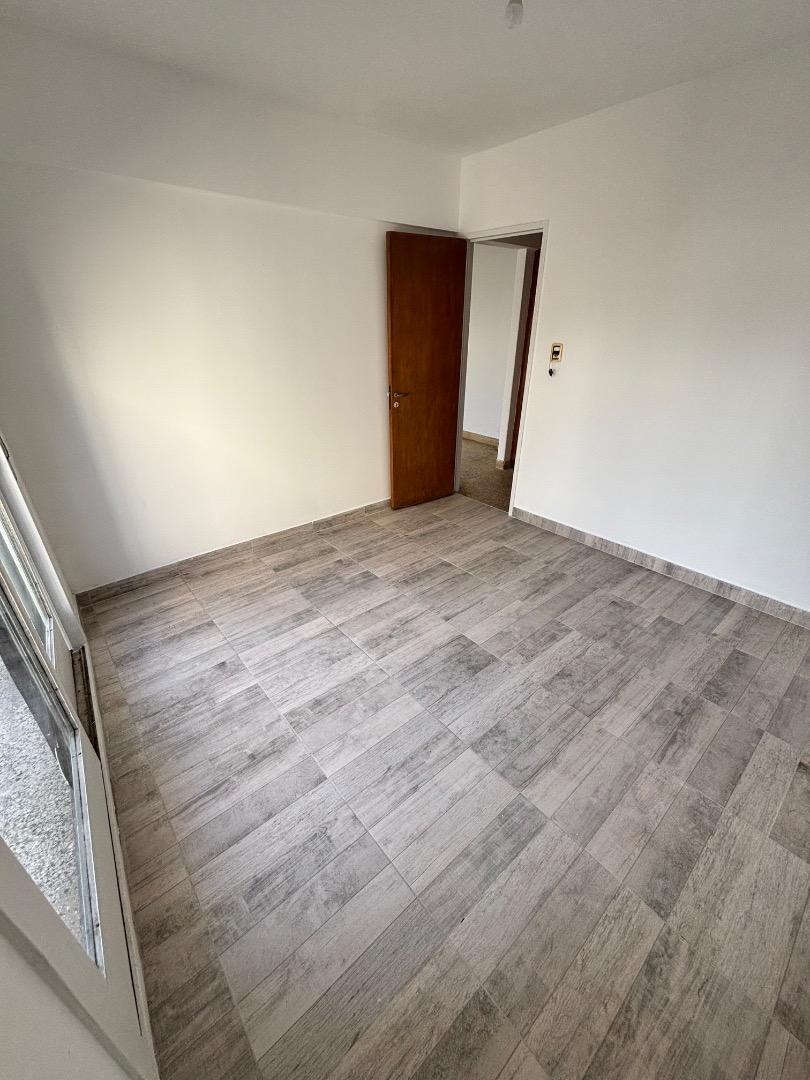 Departamento en Venta en Villa del Parque, USD 80.000