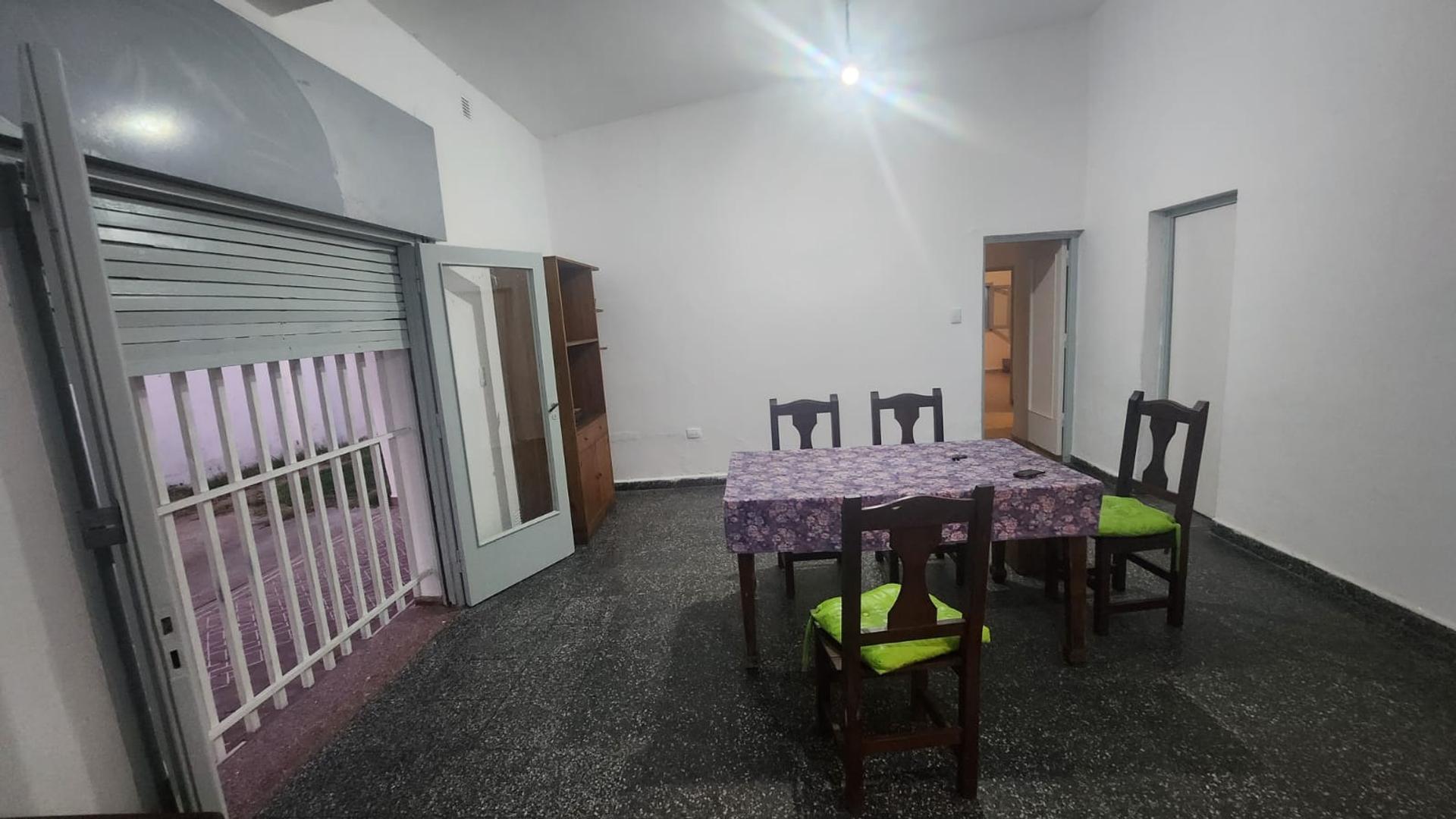 Casa en Venta. Aviador Silvio Pettirossi 1831