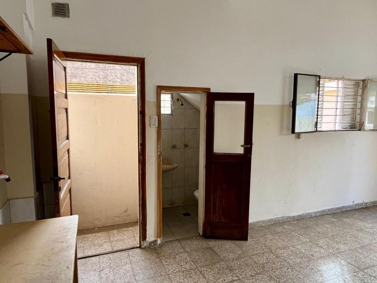 Local en Alquiler en Villa Bosch, $ 400.000