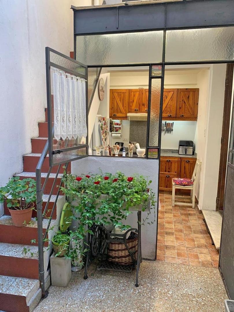 Depto Tipo Casa 4 ambientes con 2 baños