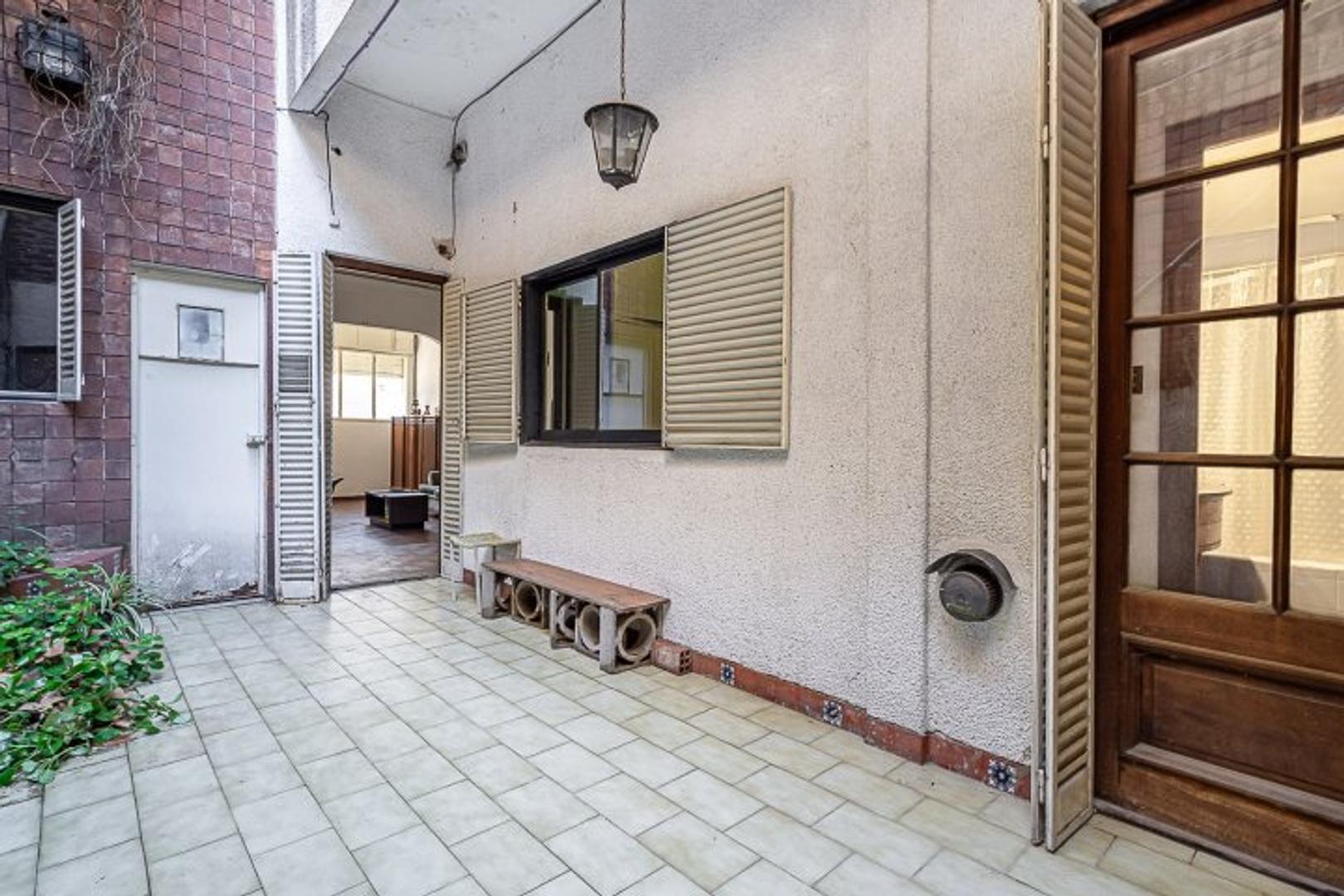 Depto Tipo Casa en Venta en Flores, USD 149.000