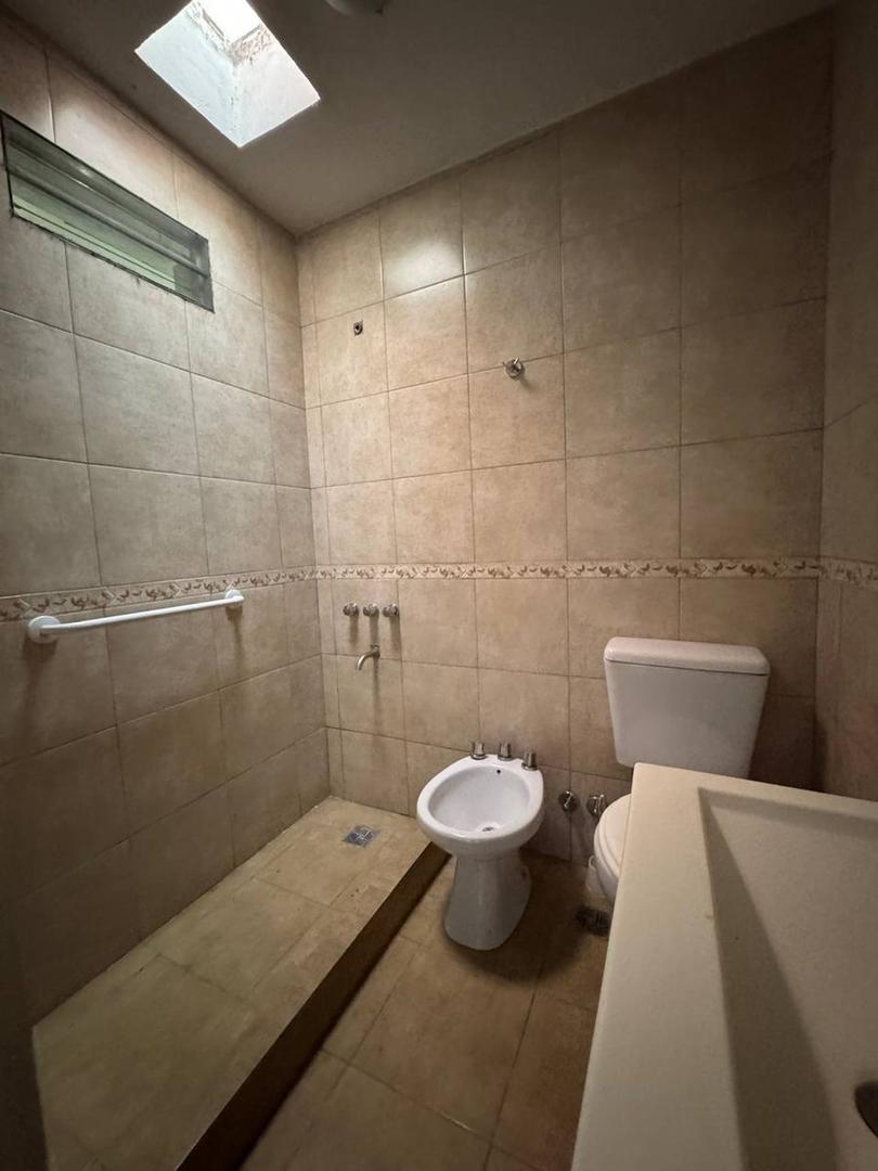 VENTA CASA 6 AMB.- MULTIFAMILIAR + PH INDEPENDIENT