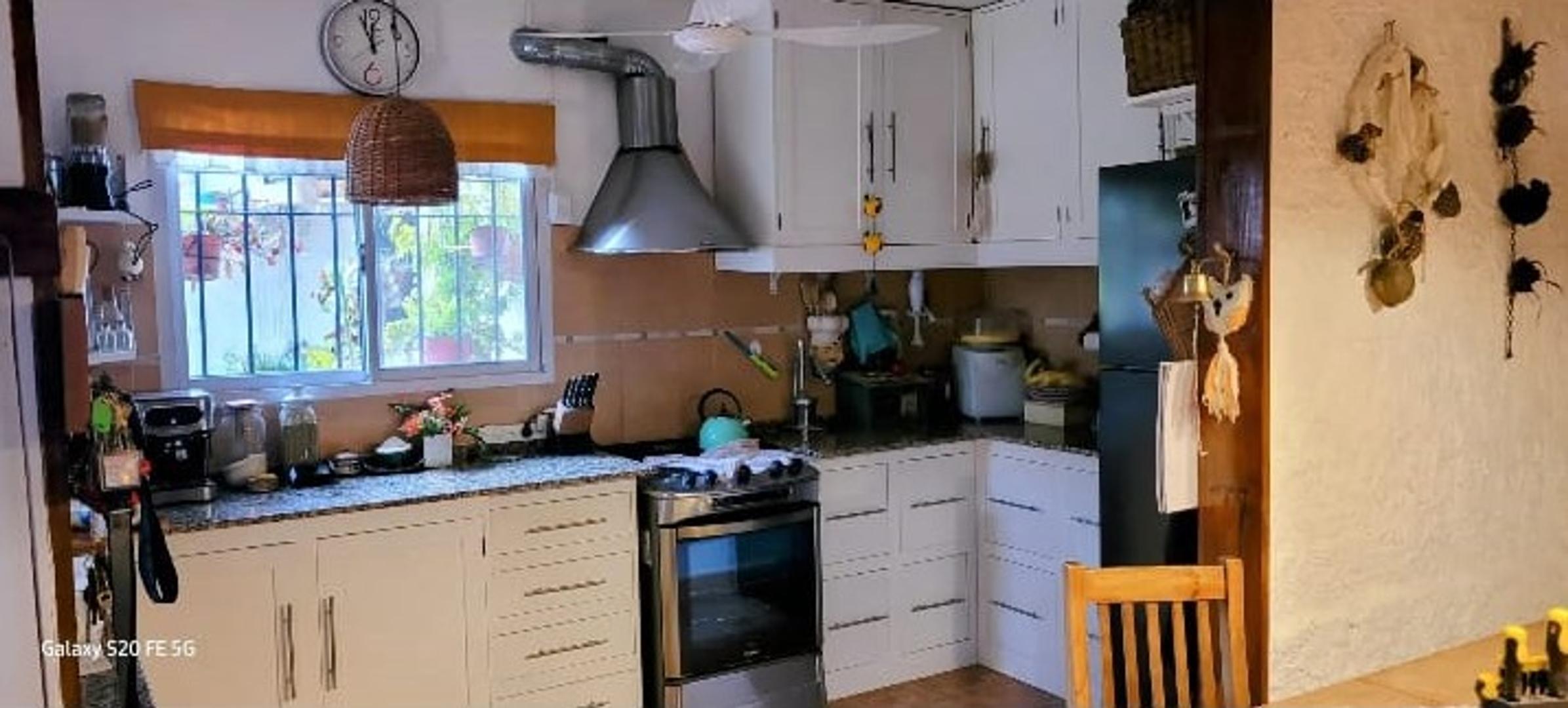 Casa 5 ambientes con 3 baños