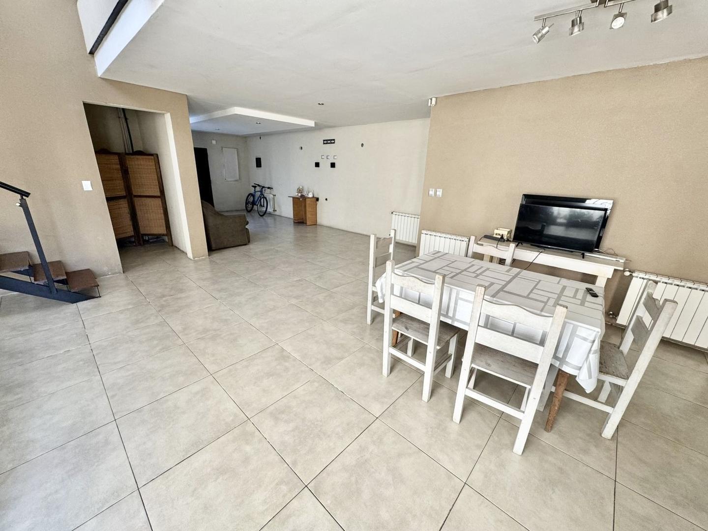 Aristóbulo Del Valle 800