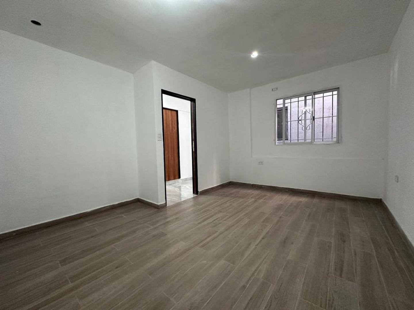 Depto Tipo Casa en Alquiler en Ciudadela, $ 600.000