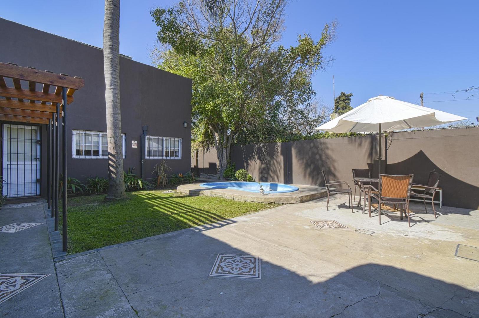 Casa 5 ambientes con 3 baños