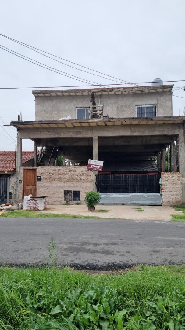 CASAS (2) LOTE 10 x 40 EN LOMAS-TOMA MENOR VALOR PARTE PAGO
