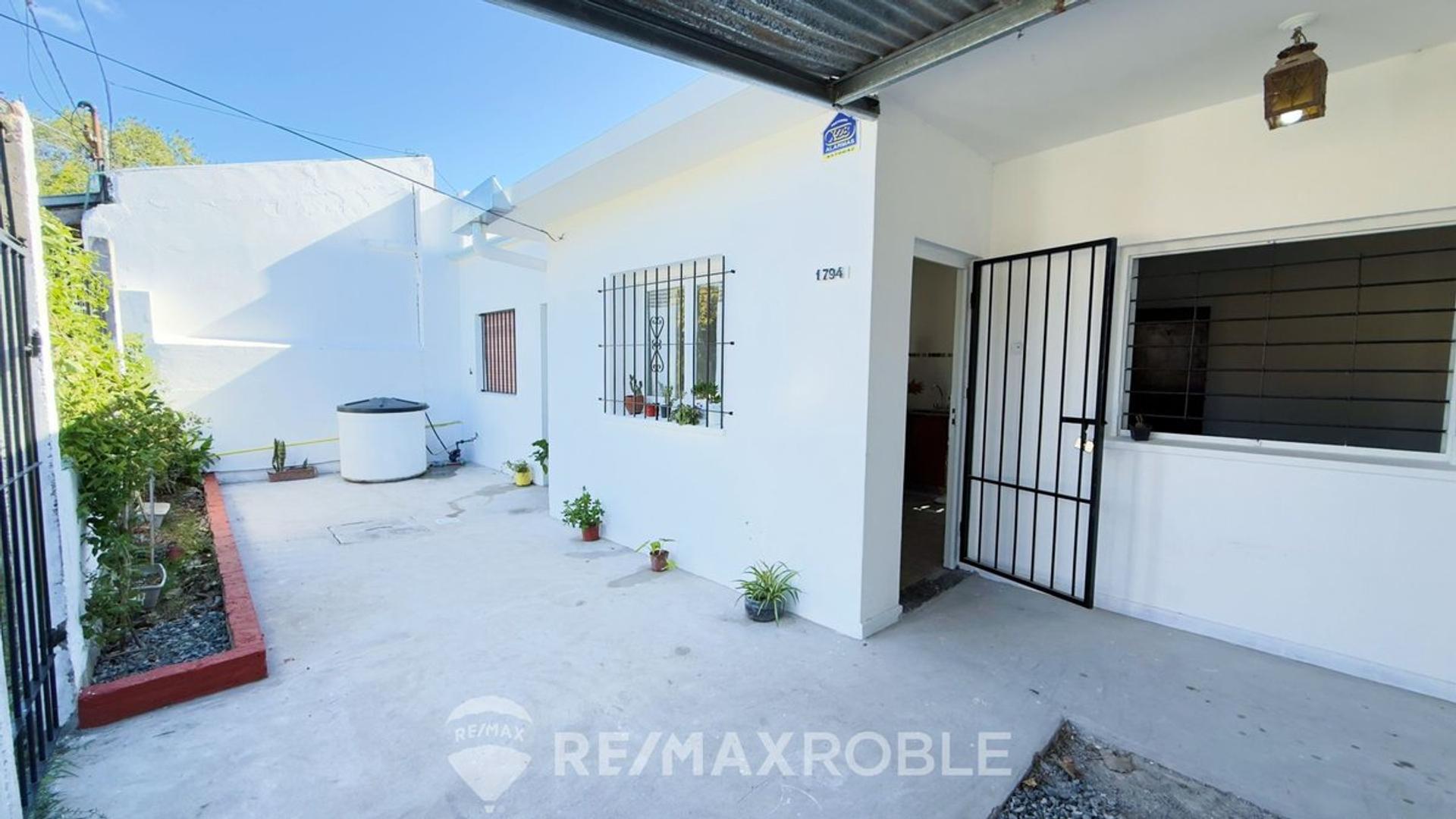 CASA EN VENTA LOS HORNOS RECICLADA 2 DORMITORIOS