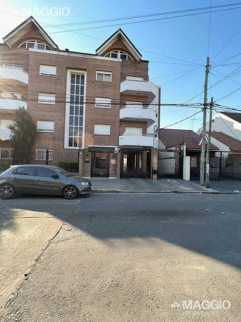 CASTELLI   951  PISO 4