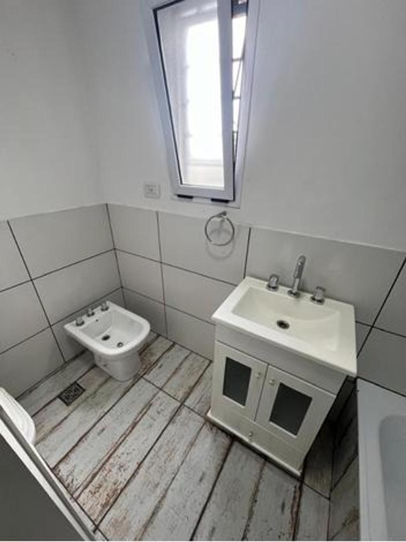 Depto Tipo Casa 2 ambientes con 2 baños