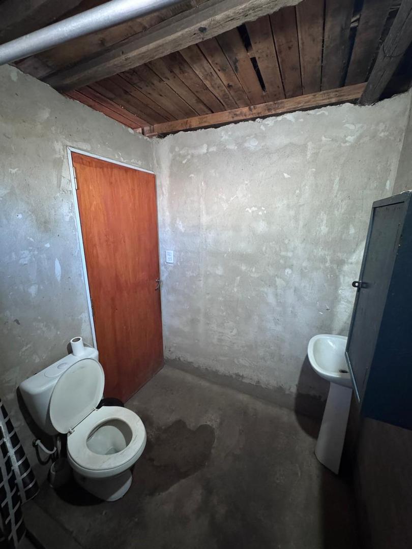 Casa 2 ambientes con 1 baño