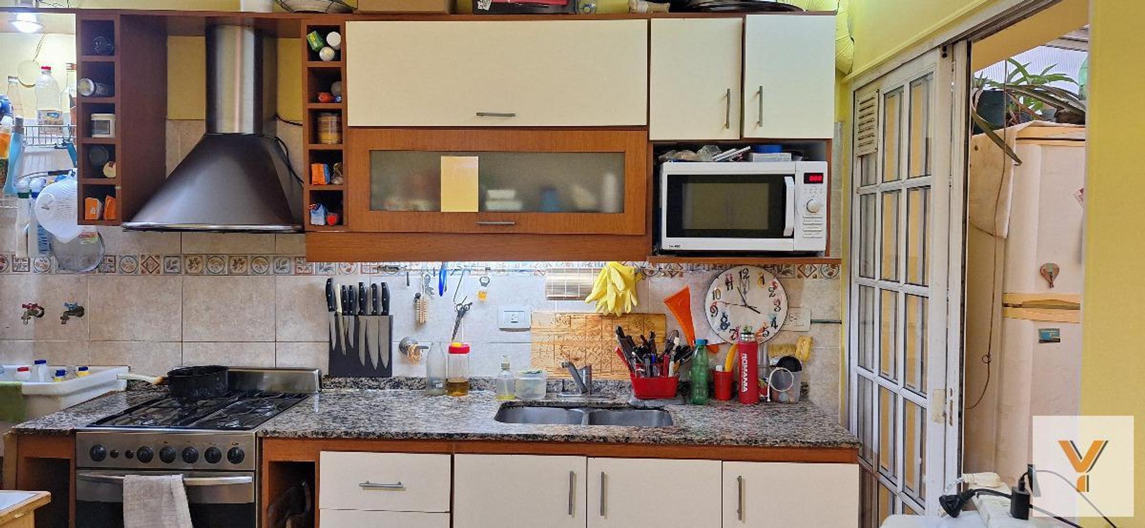 Depto Tipo Casa 4 ambientes con 2 baños