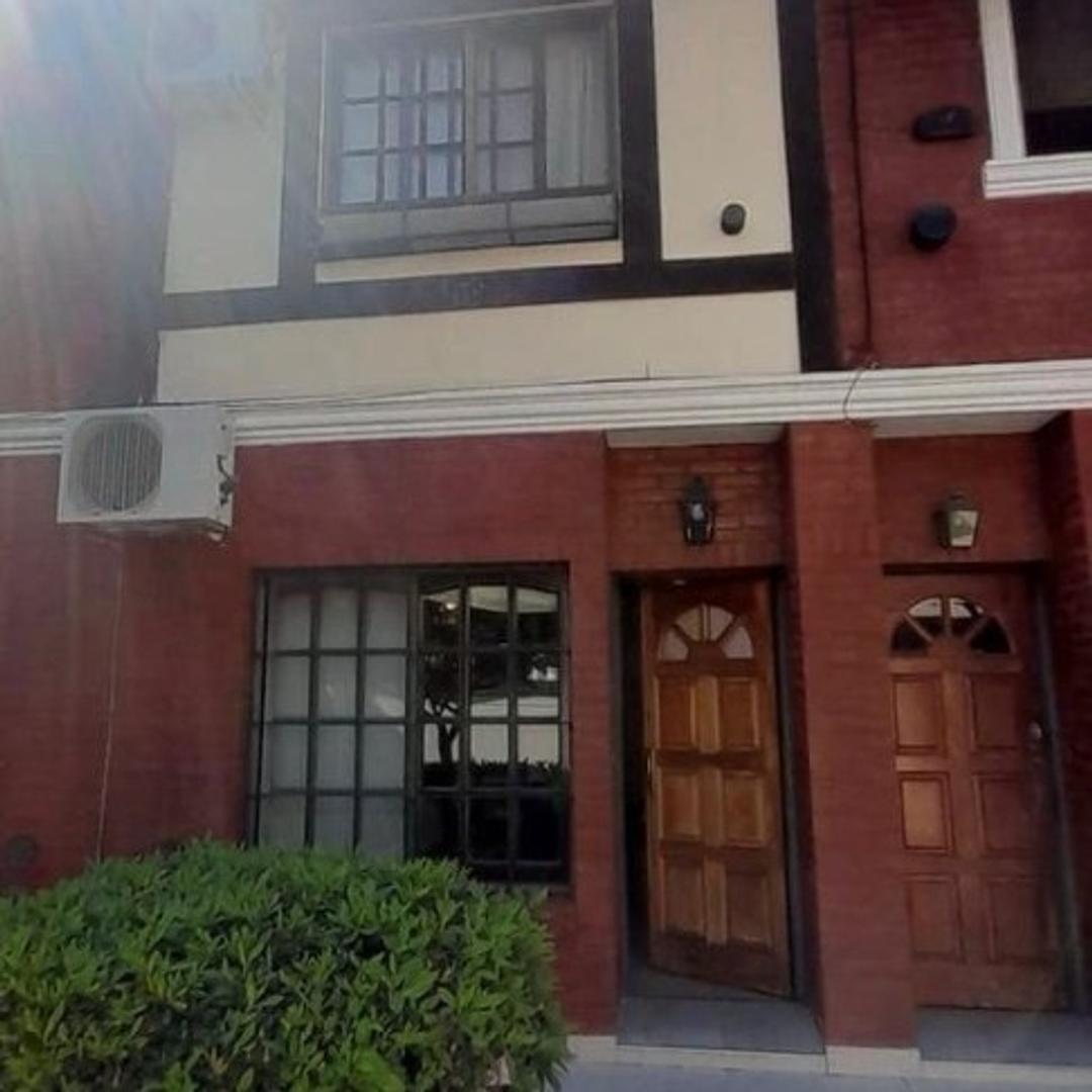 Depto Tipo Casa en Venta con 1 cocheras