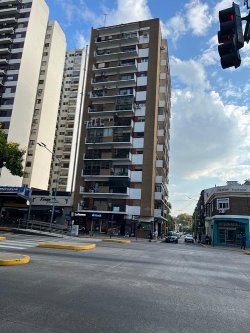 Italia 1408 , Piso 7