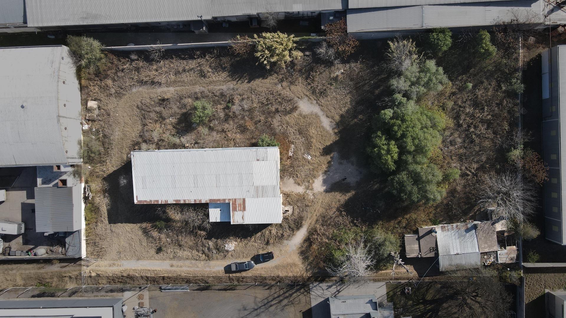 GALPÓN + TERRENO 5573 mts – ZONA INDUSTRIAL – PATRÓN IVb