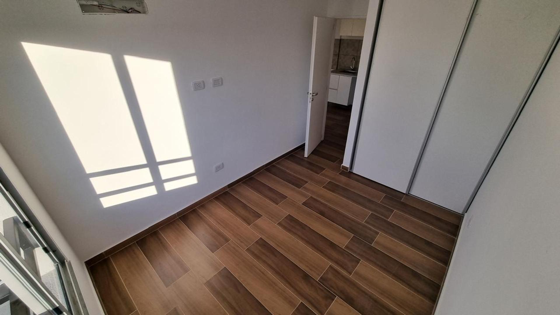 Unidad de 2 amb.en la zona de la "Universidad de Moron"