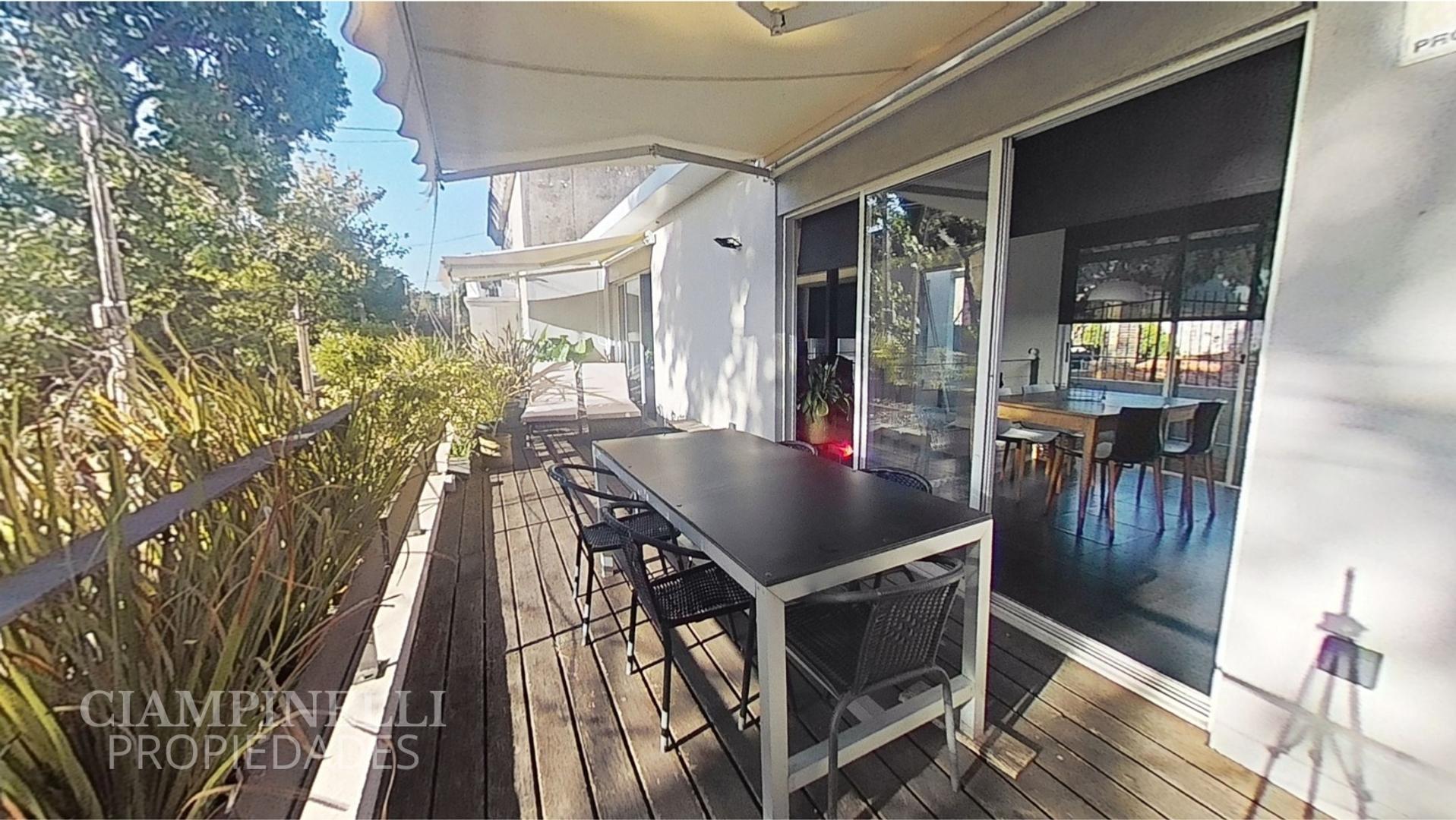 Casa en Venta con 1 cochera