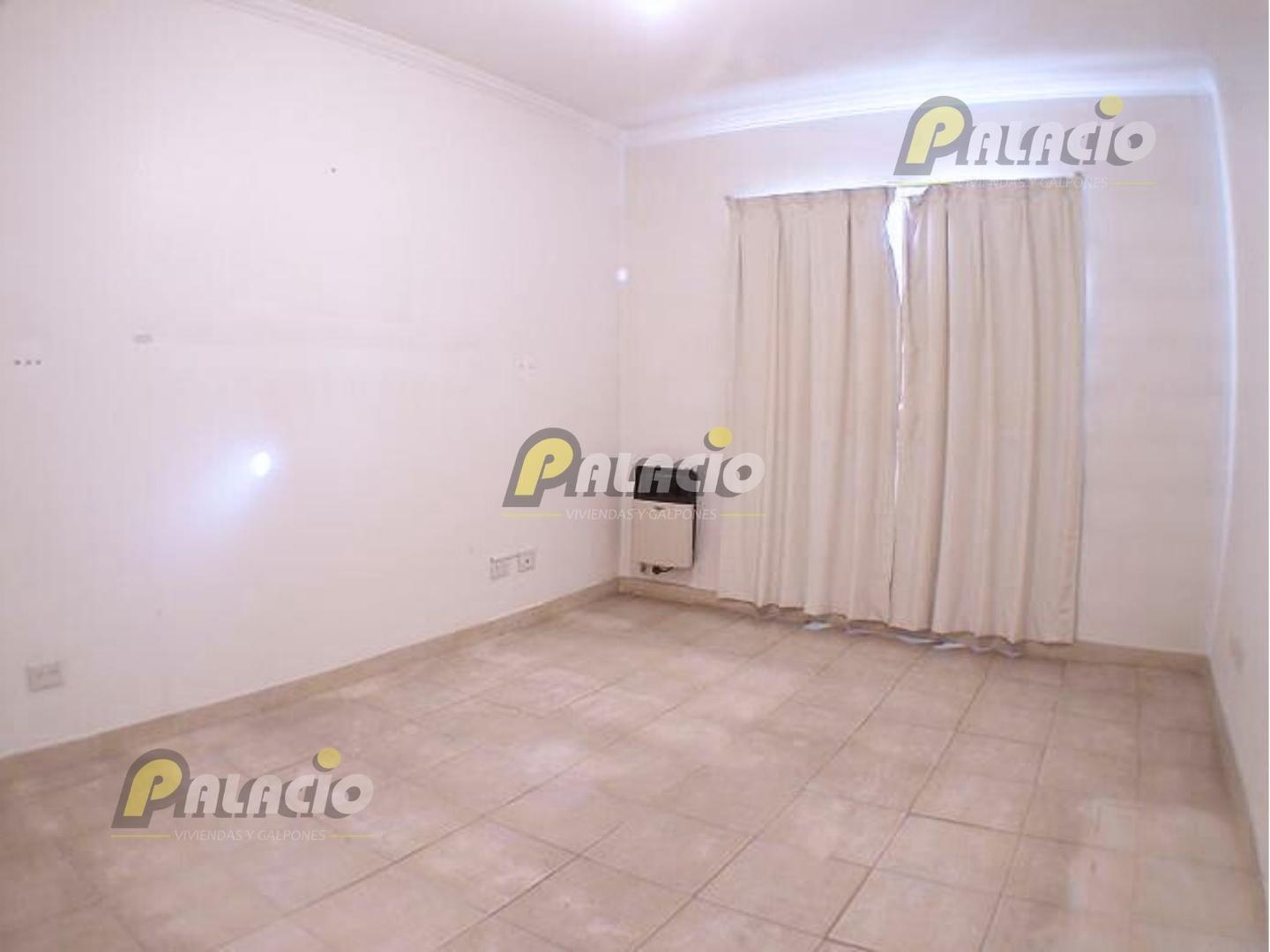 Duplex 3 ambientes con Patio y Cochera