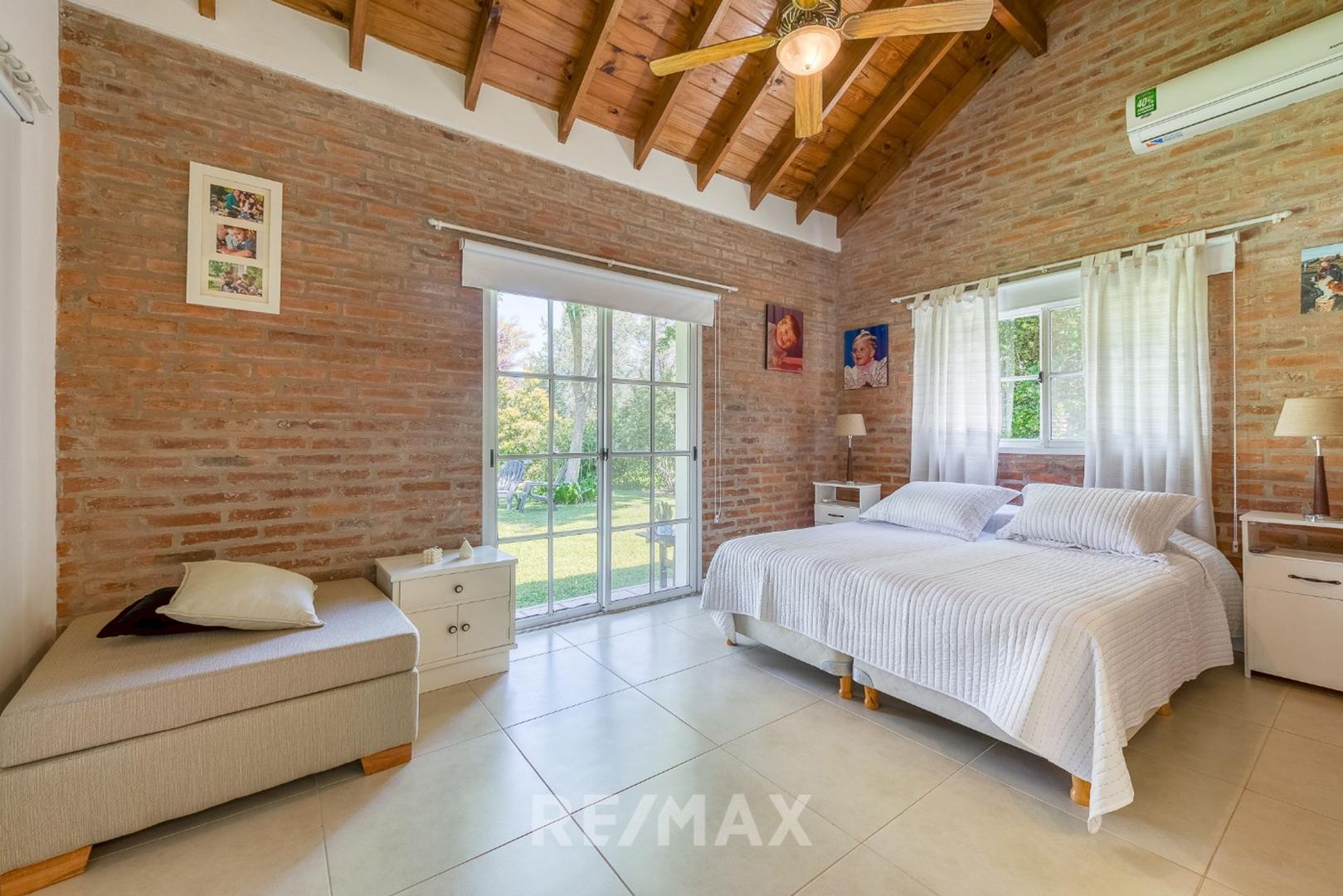 Venta Casa con pileta, Las Praderas de Lujan.