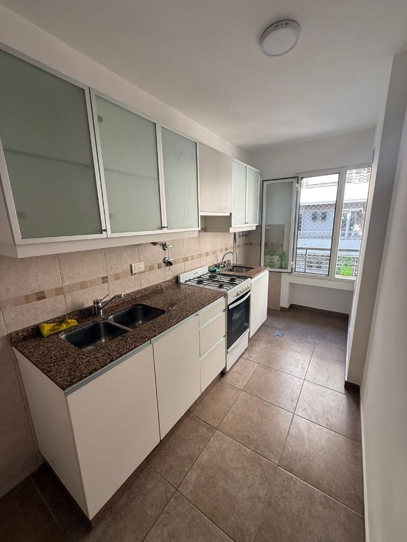 Corriente 1500, Piso 7