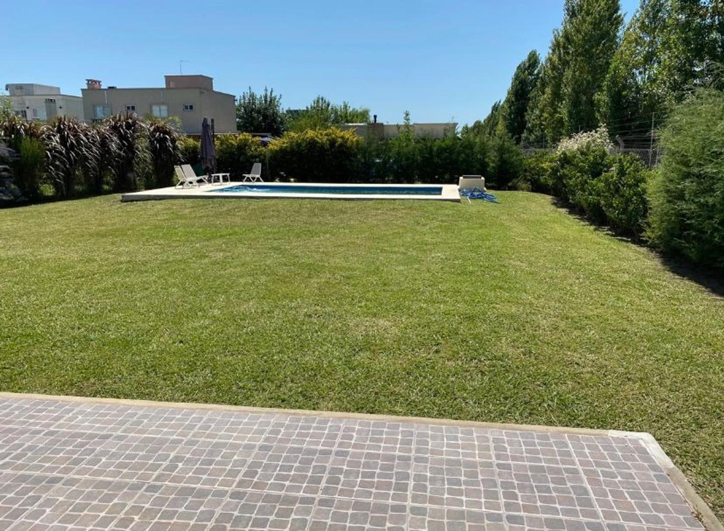 Casa 4 ambientes con 3 baños