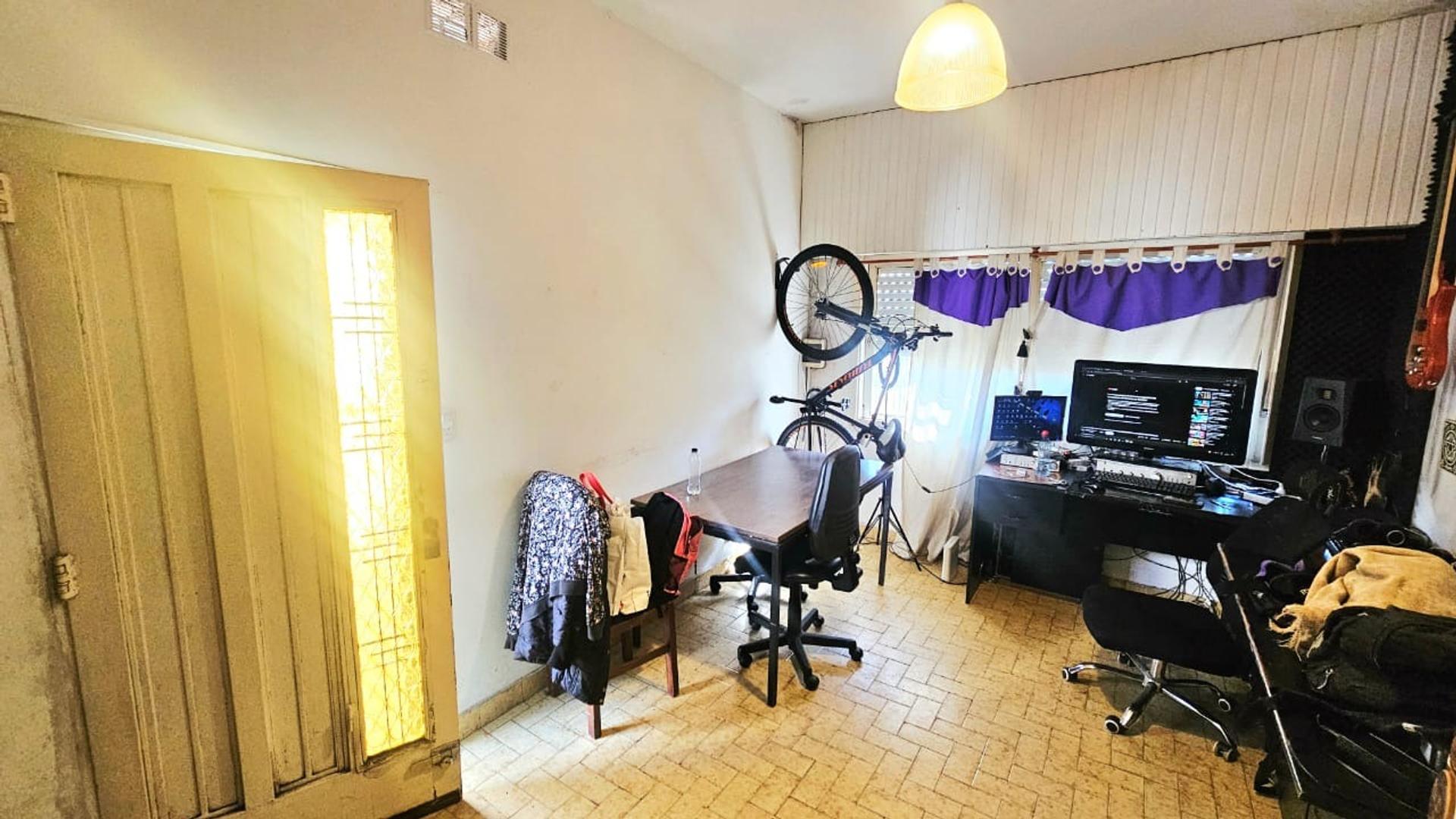 Depto Tipo Casa en Venta en Ramos Mejia Sur, USD 39.000