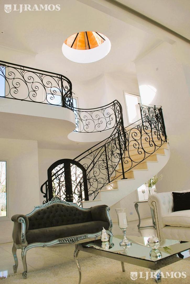 LOTE AL GOLF 2.100m². 4 DORMITORIOS.