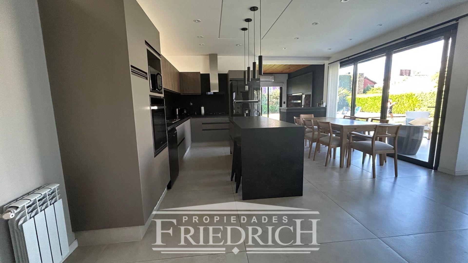 Casa en Venta en Country Club Banco Provincia, USD 460.000