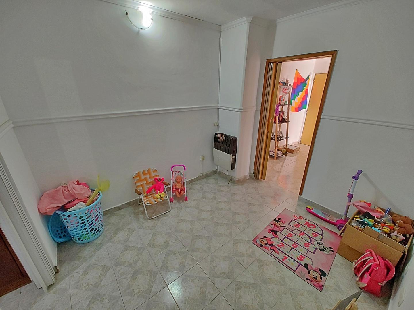 Departamento 4 ambientes con 2 baños