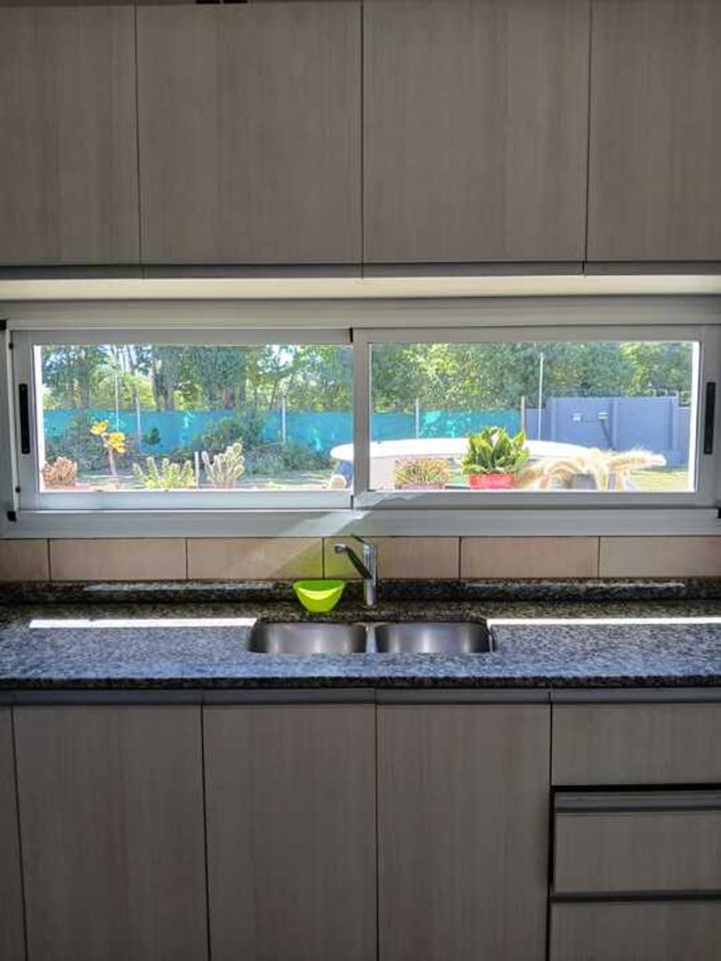 Casa 3 ambientes con 2 baños